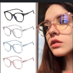 Mắt kính gọng tròn vuông